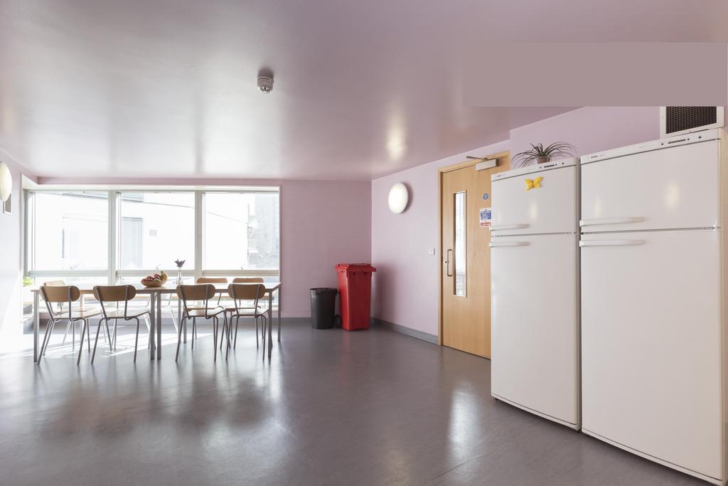 Hostal Friendship House *